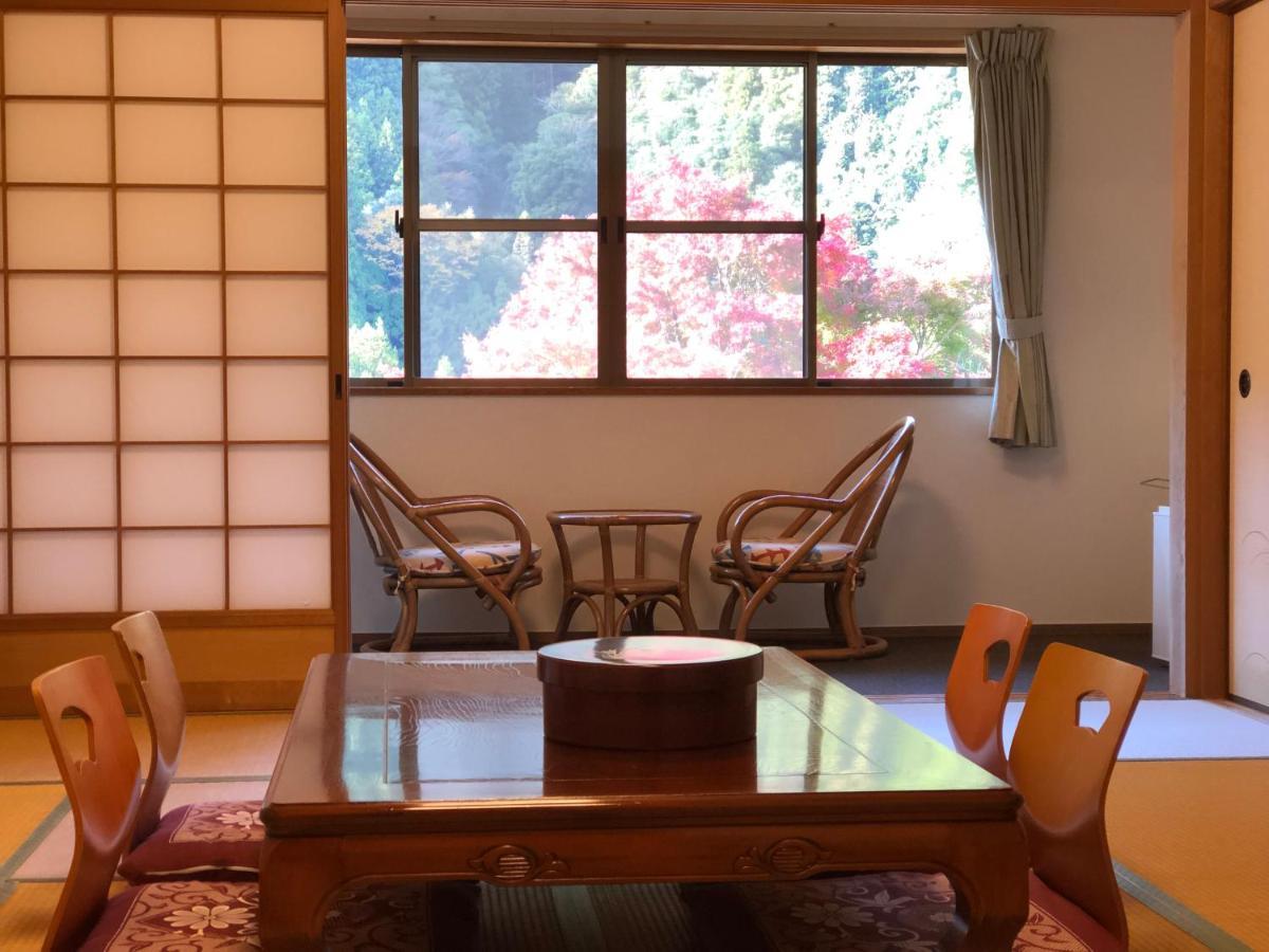 Hotel Kazuraya Miyoshi  Exterior foto