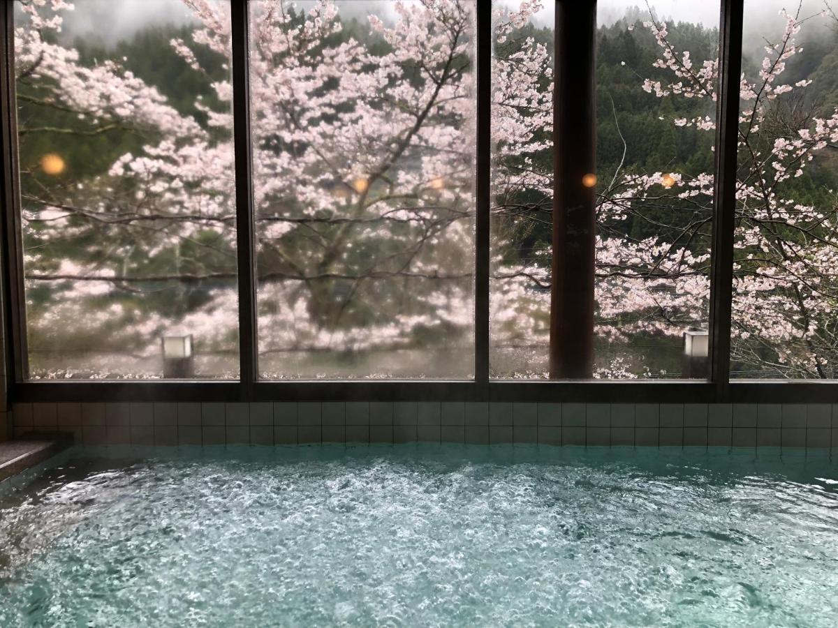 Hotel Kazuraya Miyoshi  Exterior foto