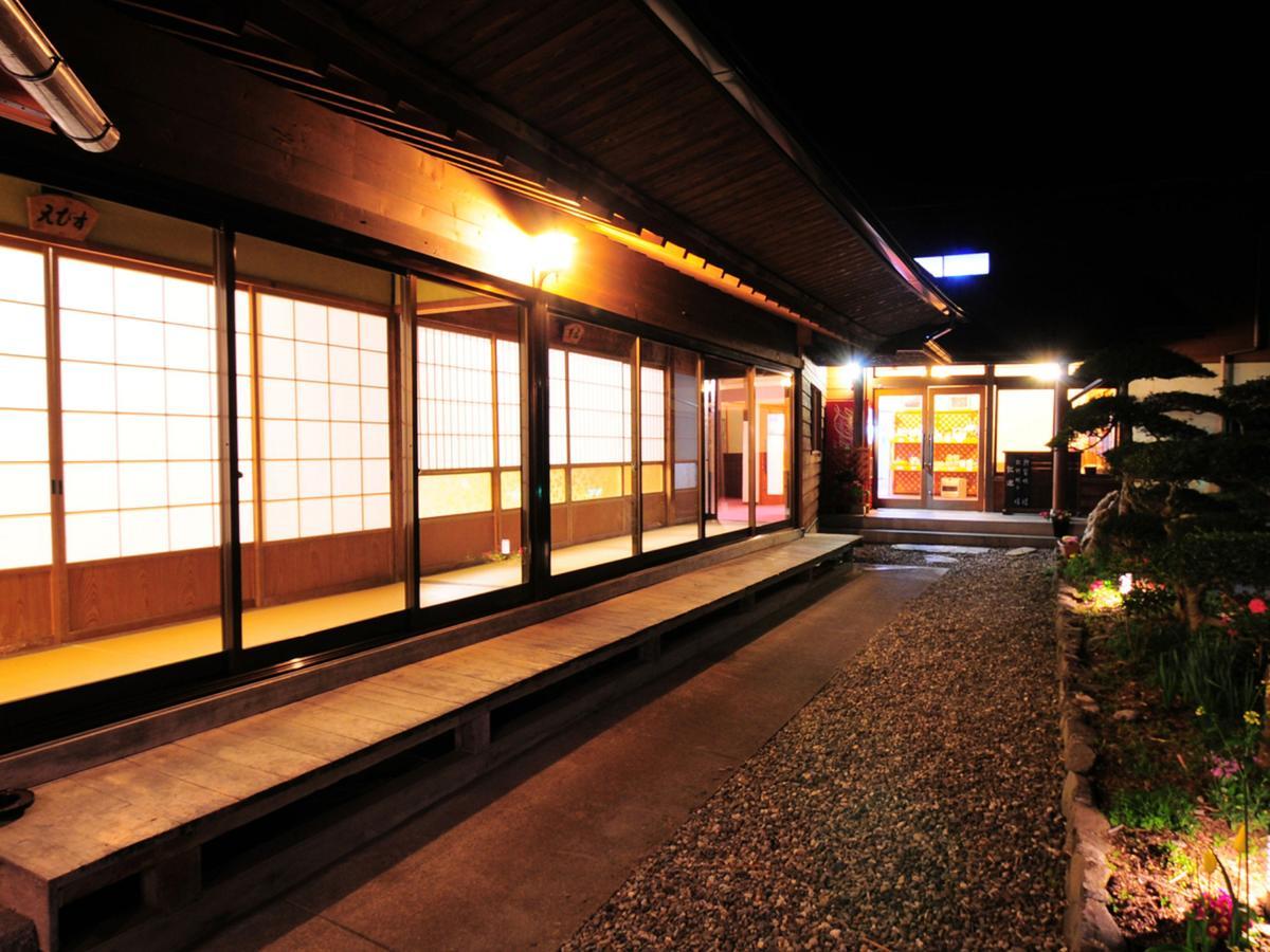 Hotel Kazuraya Miyoshi  Exterior foto